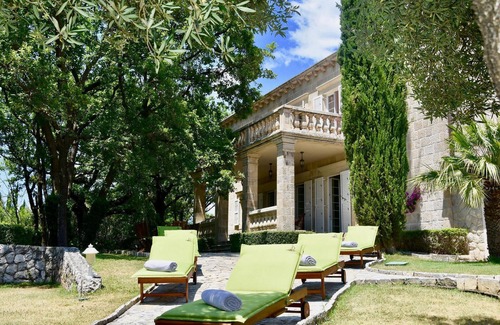 Cilipi House | Comfortable 4-Bedroom Retreat in Cilipi with Great Amenities