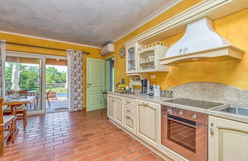 Lupoglav Villa | Discover Villa Terracotta: Family-Friendly Stay with Pool