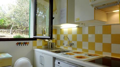 Ceyreste Villa | Oceanfront Villa Terre Brûlée: Rated 9.5/10 Stay Awaits