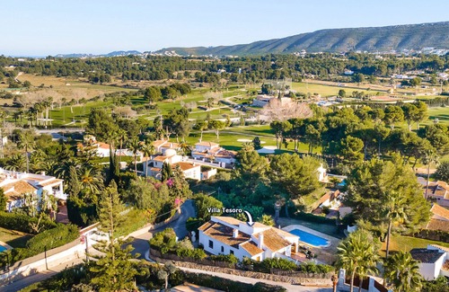 Urbanizacion La Mandarina Villa | Discover Villa Tesoro: Family-Friendly Retreat with Pool