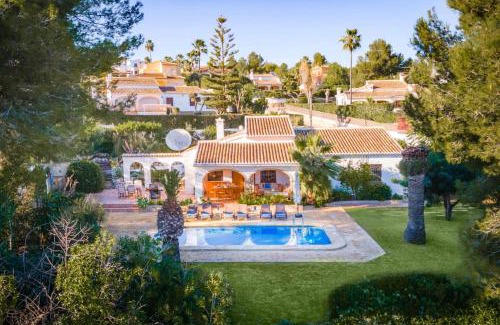 Urbanizacion La Mandarina Villa | Discover Villa Tesoro: Family-Friendly Getaway with Pool