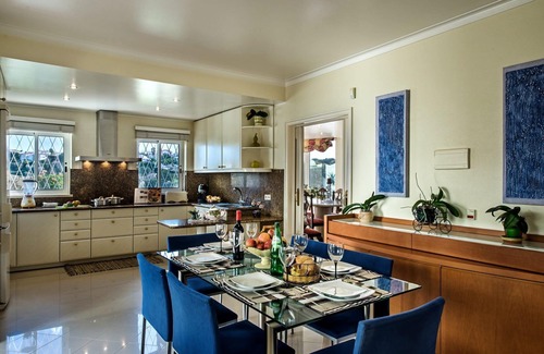 Carvoeiro Villa | Elegant Villa Tess: Private Pool & Family-Friendly Amenities