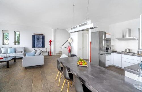 Agios Emilianos Villa | Villa Thalia: Oceanfront Haven with Perfect Guest Ratings