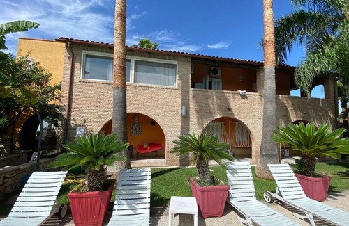 Taranto Villa | Villa Thalissa - Relaxing Retreat with Pool & Sea Views