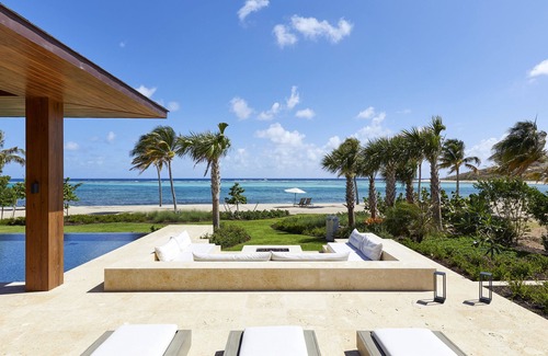 North Sound Villa | Experience Villa The Beach House with Ocean Views & Spa
