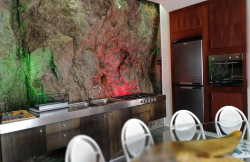 Maiori Villa | Ocean View Retreat: Villa The Cliff in Maiori, Rated 9/10