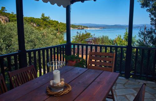 Ormos Panagias House | Elegant Villa The Cosy Olive with Ocean View & Family-Friendly