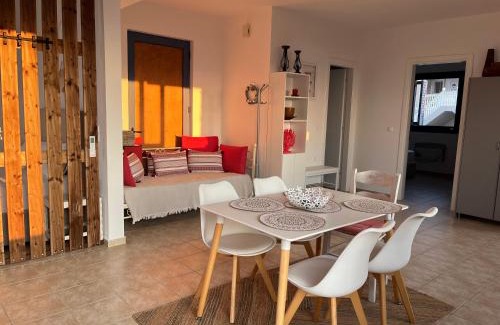 Alonia Apartment | Villa Thea: Scenic Views with Family-Friendly Amenities
