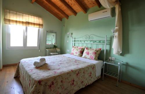 Agios Georgios Pagon House | Oceanfront Villa Theodora - Guest Rated 9.7/10