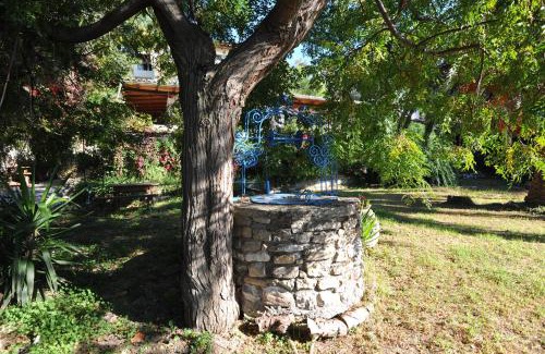Agios Georgios Pagon Apartment | Family-Friendly Villa Theodora View Apartments Klio - 9.4/10