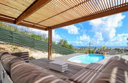Morel Villa | Villa Thomana: Oceanfront Pool & Beach Just Steps Away