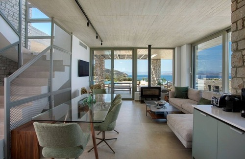 Xiropigado Villa | Discover Villa Thymari: Embrace the Mediterranean Lifestyle!