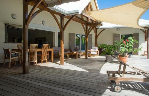 Saint-Francois Villa | Villa Tiarés: Family-Friendly Oceanfront Retreat with Pool