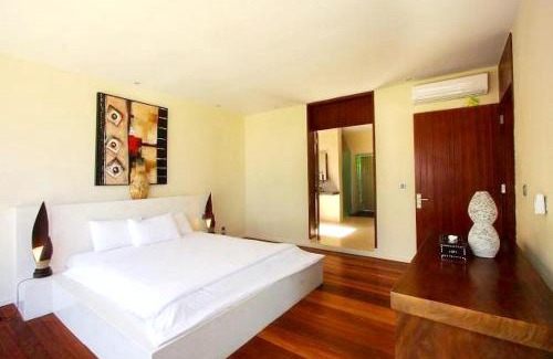 Senggigi Villa | Villa Tiara: Guest Rated 9/10 with Oceanfront Pool & Spa