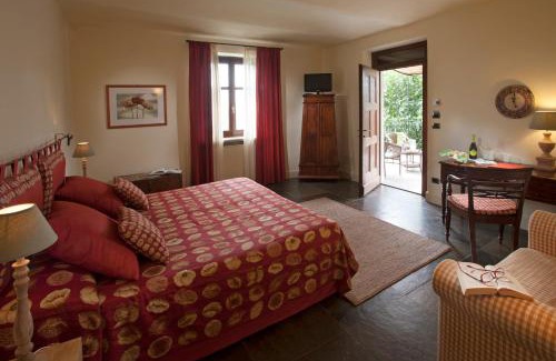 Canale House | Villa Tiboldi: Guest Rated 10/10 with Pool & Pet-Friendly Perks