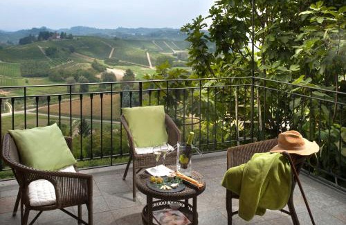 Canale House | Villa Tiboldi: Guest Rated 10/10 with Pool & Pet-Friendly Perks