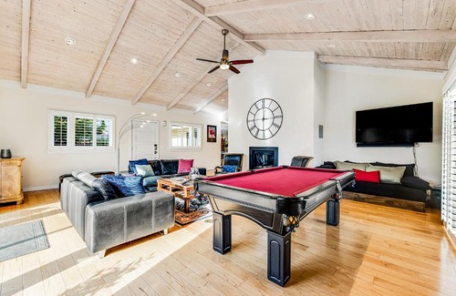 Kenwood House | Relaxing Retreat at Villa Ticino with Pool & Hot Tub
