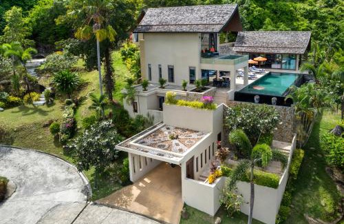 Bophut Villa | Serene Villa Tiga: 4BR Cliffside Oceanfront Retreat