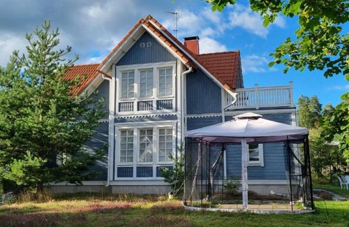 Helsinki Villa | Villa Timjami: Guest Rated 10/10 with Hot Tub & Pet-Friendly