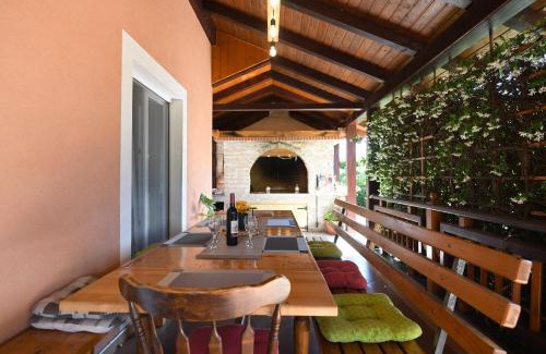 Murvica Villa | Discover Villa Tinov Dvor: Exceptional Child-Friendly Stay