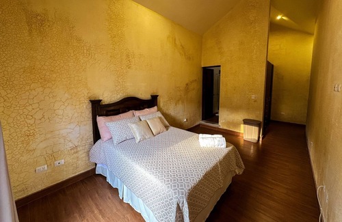 Antigua Guatemala Villa | Villa Tipo Italiana a 5 min de Antigua Guatemala