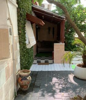 Kerem HaTeimanim House | Elegant Villa Tlv: Oceanfront Retreat in Tel Aviv