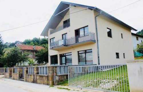 Krivoglavci Villa | Pet Friendly Villa Tmušic in Heart of Sarajevo