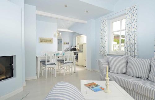 Sellin Villa | Cozy Villa "To Hus" Appartment with Ocean View & Balcony