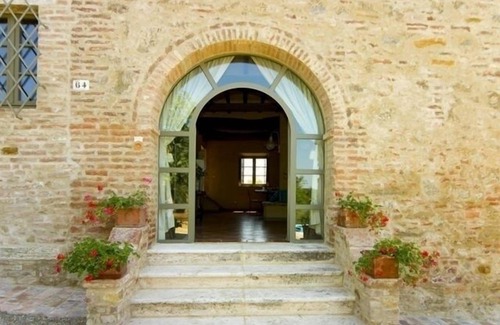 San Giovanni d'Asso Villa | Charming Villa Retreat in San Giovanni d'Asso Awaits You