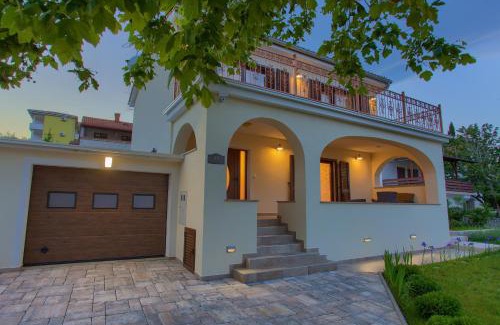 Cizici Villa | Seaside Villa Toic: Breathtaking Ocean Views Await