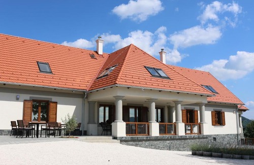 Gyulakeszi Bed & Breakfast | Exceptional Villa Tolnay Vendégház - Guest Rated 10/10