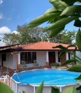 San Gil House | Guest Rated Villa Tolu: Pet-Friendly Stay with Pool Access