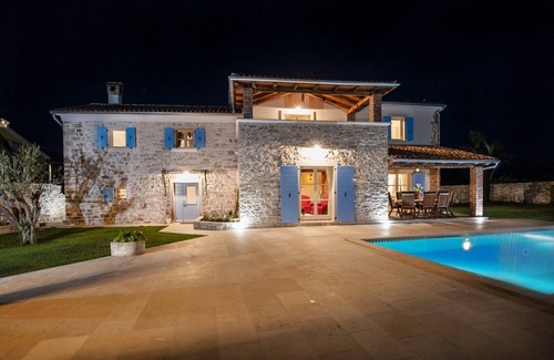 Krmed Villa | Charming Villa Tomani with Private Pool & Spa Retreat