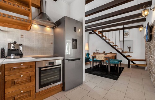 Baska Voda Villa | Villa Topolinath: Family-Friendly Retreat with Pool Access