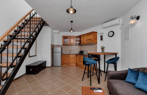 Baska Voda Villa | Villa Topolinath: Family-Friendly Retreat with Pool Access