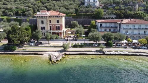 Magugnago House | Romantic Retreat at Villa Torre with Private Beach Access