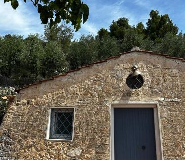 Mattinata Villa | Guest Rated 10/10: Villa Torre di Lupo for Families & Pets
