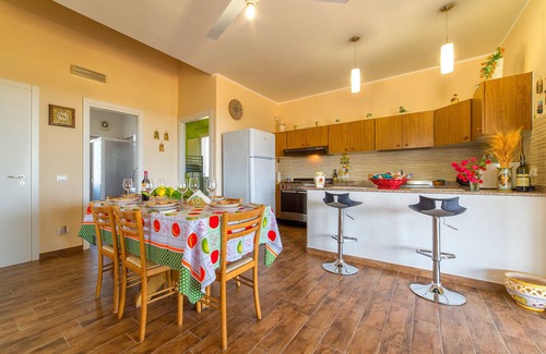 Menfi House | Villa Torrenova: Tranquil Countryside Retreat for Families