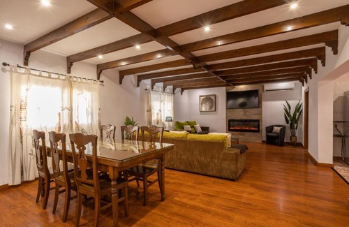 Motril House | Discover Villa Torres Costa Tropical: Pet-Friendly Retreat
