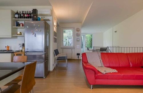 Torri del Benaco House | Villa Torri with Panoramic Pool and Lake View Awaits You