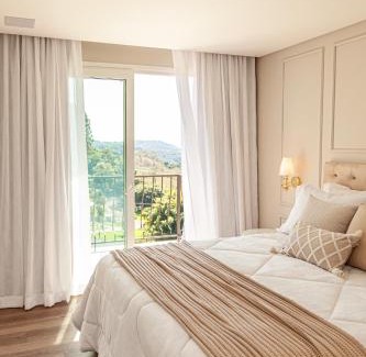 Bento Goncalves Hotel | Exquisite Villa Toscana - Vale dos Vinhedos with Hot Tub
