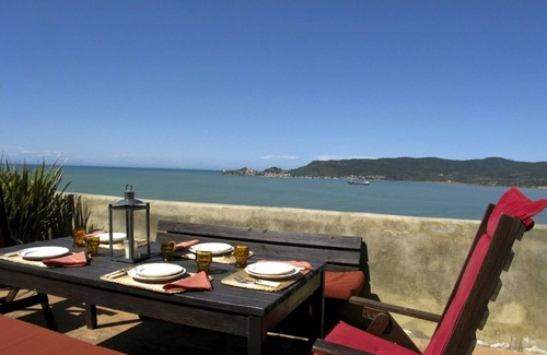 Fonte Blanda Villa | Villa Tower: A Historic Retreat with Pool & Spa by the Sea