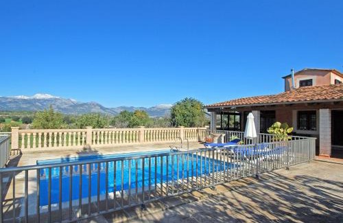 Inca House | Villa Tramuntana: Family-Friendly Stay with Pool Access
