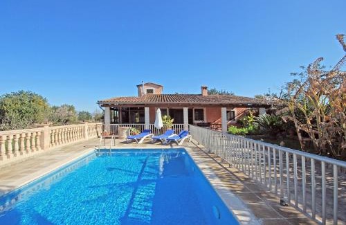 Inca House | Villa Tramuntana: Family-Friendly Stay with Pool Access