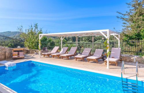 Monopari Villa | Discover Villa Tresor: Family-Friendly Escape with Pool