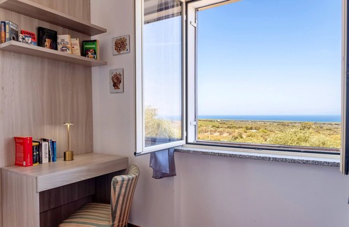 Sorso Apartment | Villa 'Trilocale Sea View' with Sea View, Shared Terrace and Private Garden