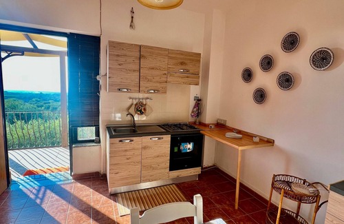 Sorso Apartment | Villa 'Trilocale Sea View' with Sea View, Shared Terrace and Private Garden