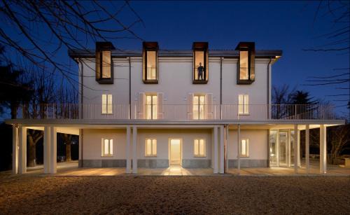Bra Bed & Breakfast | Villa Trisano: Oceanfront Bliss with Pool & Restaurant