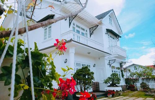 Phuong Apartment | Explore Villa Trung Nghĩa 30: Family-Friendly Retreat