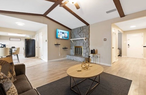 Northeast Carrollton House | Villa Tulum: Guest Rated 10/10 with Pet-Friendly Amenities